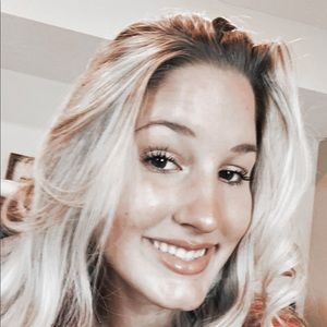 Meet your Posher, Avery